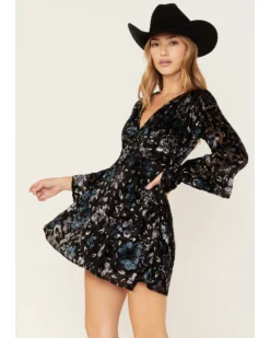 Shyanne Women's Flare Sleeve Burn Out Velvet Dress -Shyanne Store 2000380655 001 P2