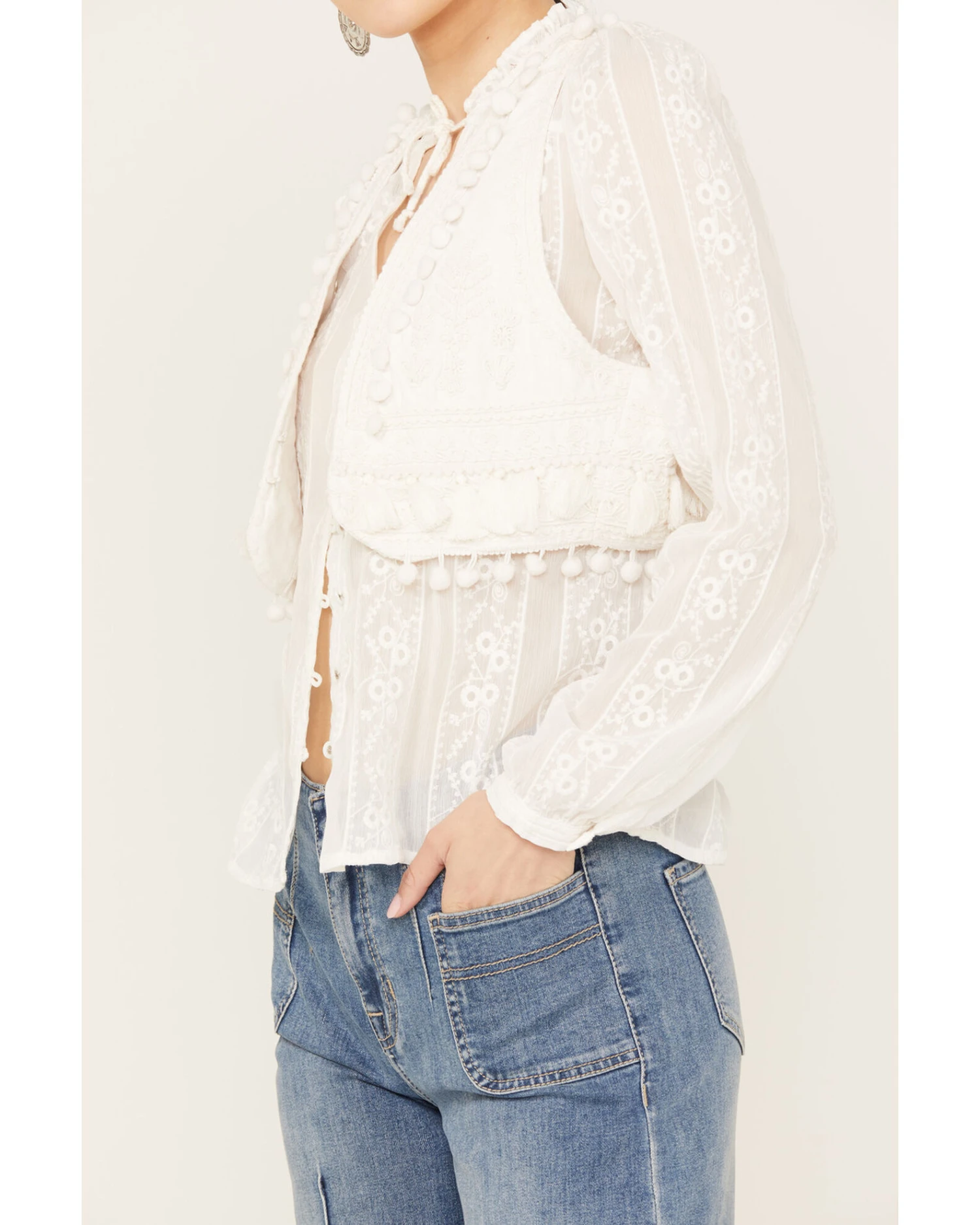 Shyanne Women's Tassel Decorated Cropped Vest 2 Shyanne Women's Tassel Decorated Cropped Vest - Image 2