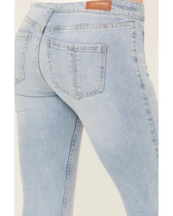 Shyanne Women's Desert Lily Light Wash Low Rise Bootcut Jeans